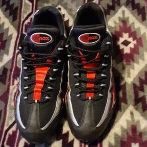 *** like NEW -- Nike air max 95 CQ9704 001
